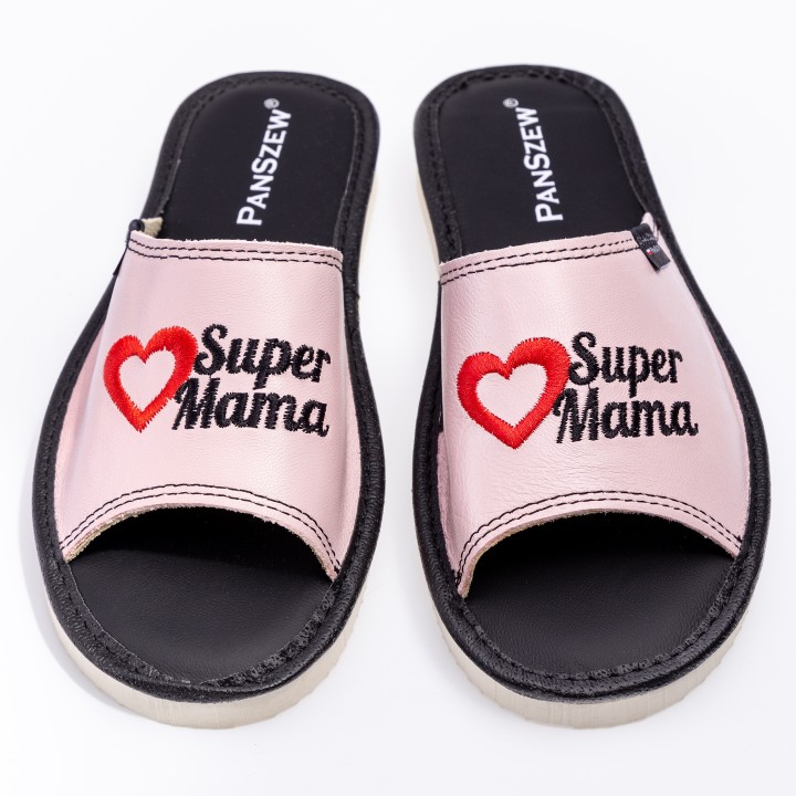 Kapcie Skórzane Dla Mamy z Haftem "Super Mama" w Pudełku Ozdobnym