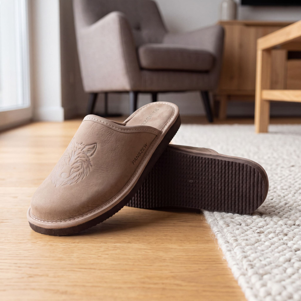 Kapcie Męskie Skórzane WILDLINE Taupe Tłoczony Wilk | PanSzew®